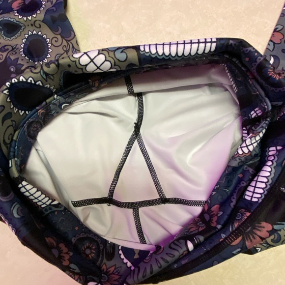 Navy sugar skull leggings. Capri length. - Picture 4 of 4